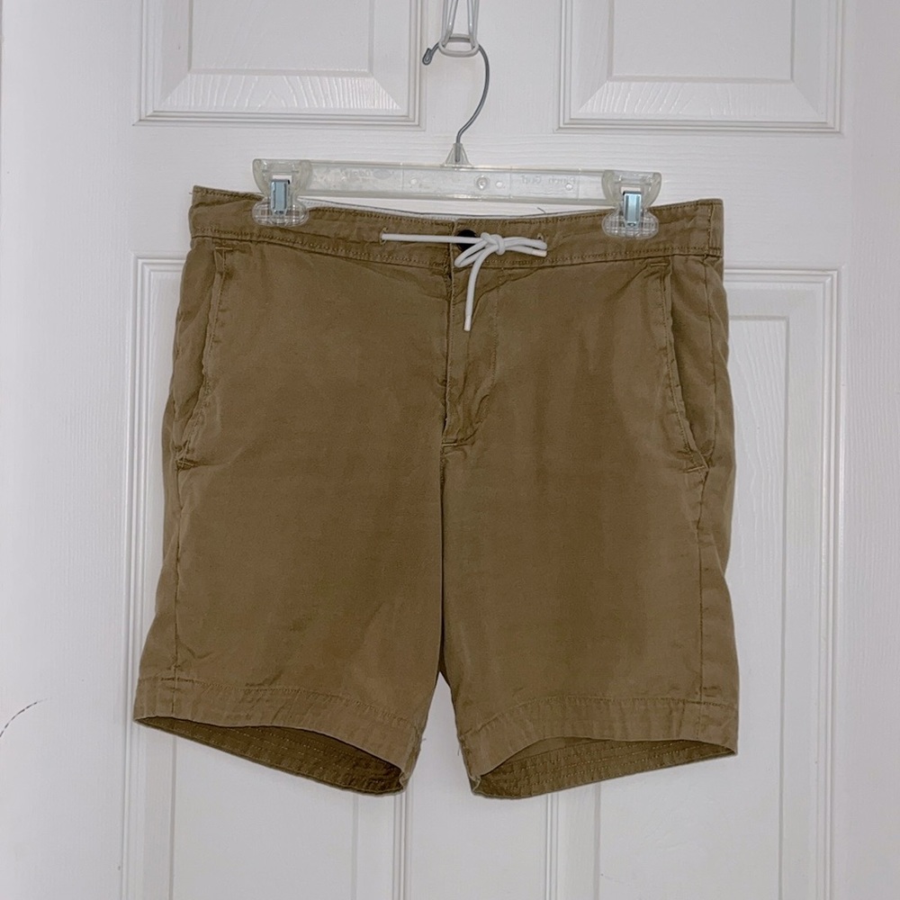 Mens Abercrombie khaki shorts.